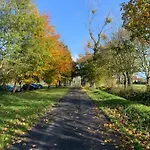Apartmán Les Douves Duplex 5 Personnes Lumineux Avec Jardin Et Terrasse Amenagee , Vue Sur Chateau A 5mn De La Mer, Proche Omaha Et Bayeux Commes