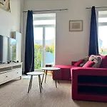 Apartmán Les Douves Duplex 5 Personnes Lumineux Avec Jardin Et Terrasse Amenagee , Vue Sur Chateau A 5mn De La Mer, Proche Omaha Et Bayeux Commes