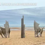 Les Douves Duplex 5 Personnes Lumineux Avec Jardin Et Terrasse Amenagee , Vue Sur Chateau A 5mn De La Mer, Proche Omaha Et Bayeux Apartmán
