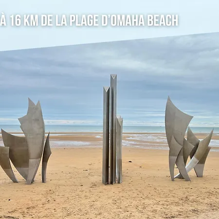 Les Douves Duplex 5 Personnes Lumineux Avec Jardin Et Terrasse Amenagee , Vue Sur Chateau A 5mn De La Mer, Proche Omaha Et Bayeux Apartmán