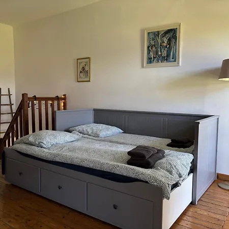 Les Douves Duplex 5 Personnes Lumineux Avec Jardin Et Terrasse Amenagee , Vue Sur Chateau A 5mn De La Mer, Proche Omaha Et Bayeux Apartment Commes