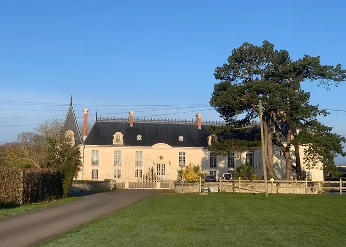 Les Douves Duplex 5 Personnes Lumineux Avec Jardin Et Terrasse Amenagee , Vue Sur Chateau A 5mn De La Mer, Proche Omaha Et Bayeux Lägenhet