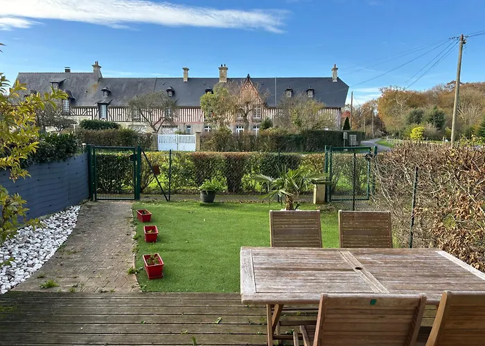 Lejlighed Les Douves Duplex 5 Personnes Lumineux Avec Jardin Et Terrasse Amenagee , Vue Sur Chateau A 5mn De La Mer, Proche Omaha Et Bayeux Commes