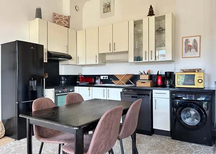 Les Douves Duplex 5 Personnes Lumineux Avec Jardin Et Terrasse Amenagee , Vue Sur Chateau A 5mn De La Mer, Proche Omaha Et Bayeux Lägenhet *