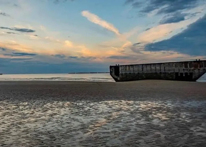 Les Douves Duplex 5 Personnes Lumineux Avec Jardin Et Terrasse Amenagee , Vue Sur Chateau A 5mn De La Mer, Proche Omaha Et Bayeux *
