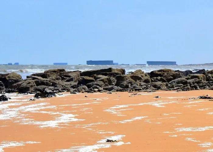 Lägenhet Les Douves Duplex 5 Personnes Lumineux Avec Jardin Et Terrasse Amenagee , Vue Sur Chateau A 5mn De La Mer, Proche Omaha Et Bayeux *